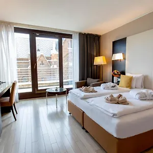 4* Отель Lion's Garden